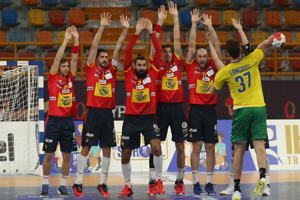 Brasil empata na estreia do Mundial, mesmo com desfalques