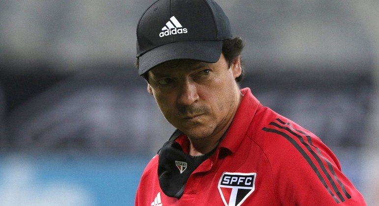 São Paulo anuncia a saída do treinador Fernando Diniz