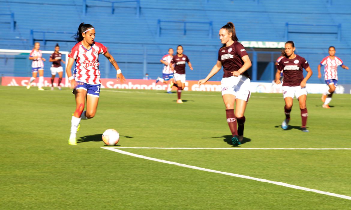 Paraguaias goleiam Ferroviária em estreia na Libertadores Feminina