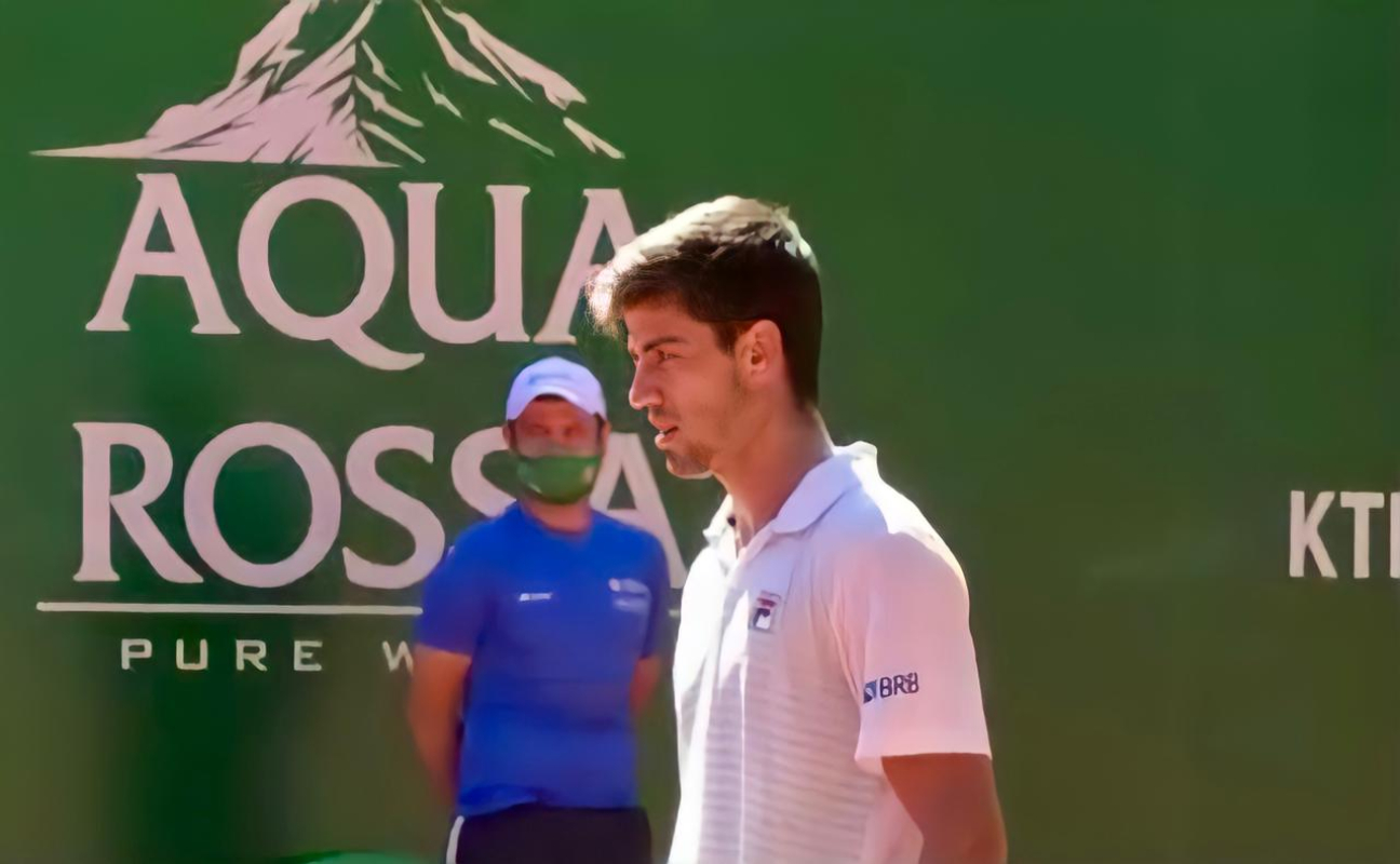 João Menezes avança em simples e duplas em San Marino