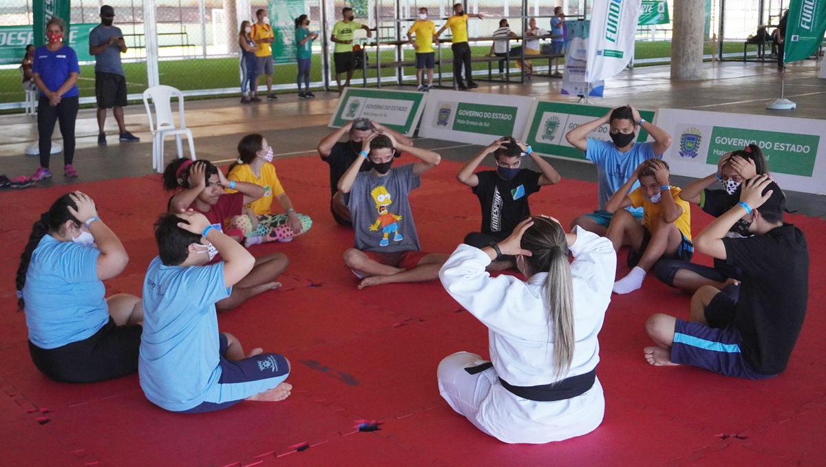 Festival apresenta esportes paralímpicos a centenas de crianças e jovens
