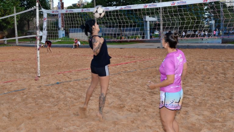 Calendário esportivo de Campo Grande começa com aulas de futevôlei 