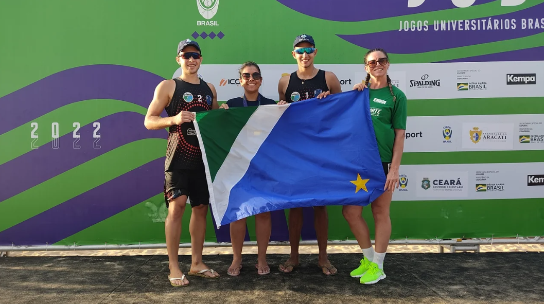 Cadu e Anthony fecham os JUBs 2022 com a prata no vôlei de praia