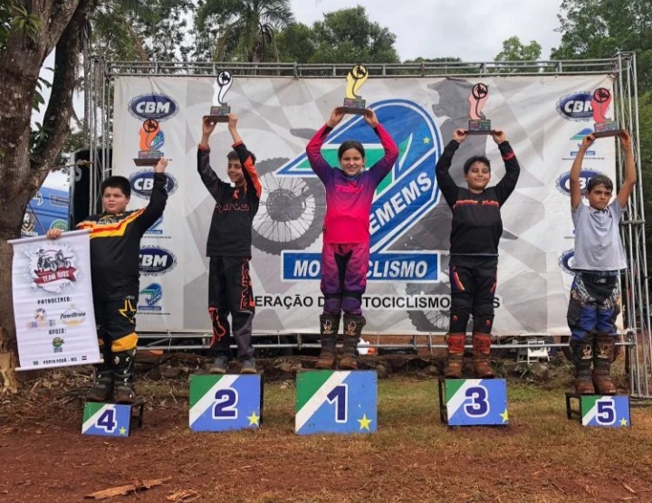 Disputas off-road movimentam Cassilândia durante etapa do Motocross