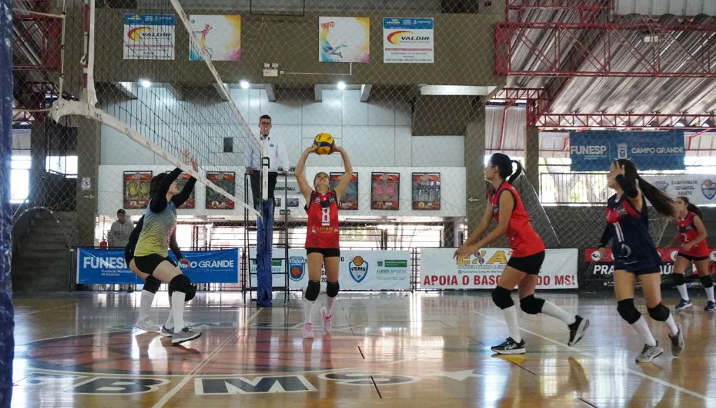 Etapa de handebol e vôlei da Copa dos Campeões começou em Coxim