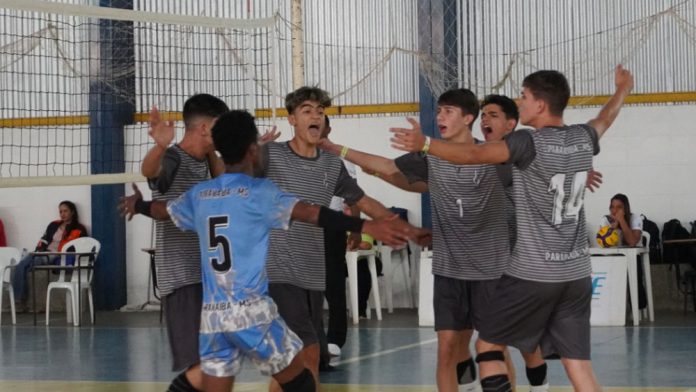 Seleção de Voleibol entra em fase de treinos para definição de elenco