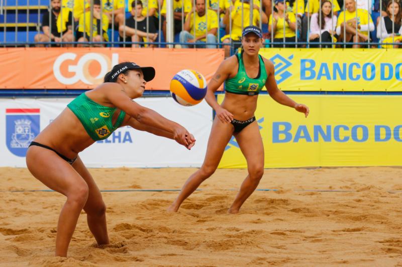 Circuito de Vôlei de Praia: campeã mundial Duda é inspiração para Tainá