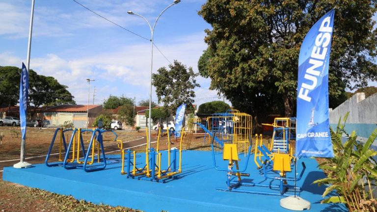 Prefeitura inaugura academia ao ar livre em bairro da capital
