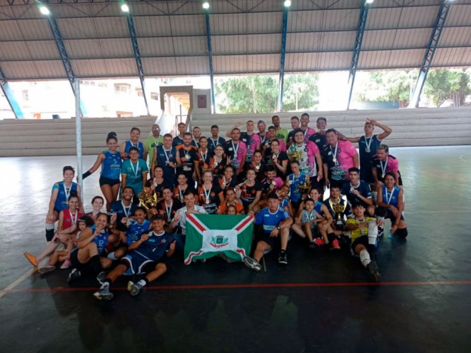 Equipe feminina de Paranaíba foi campeã da Liga MS de Volêi