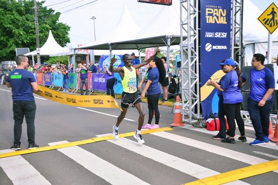Atletas do Quênia e da Etiópia vencem provas da Corrida do Pantanal