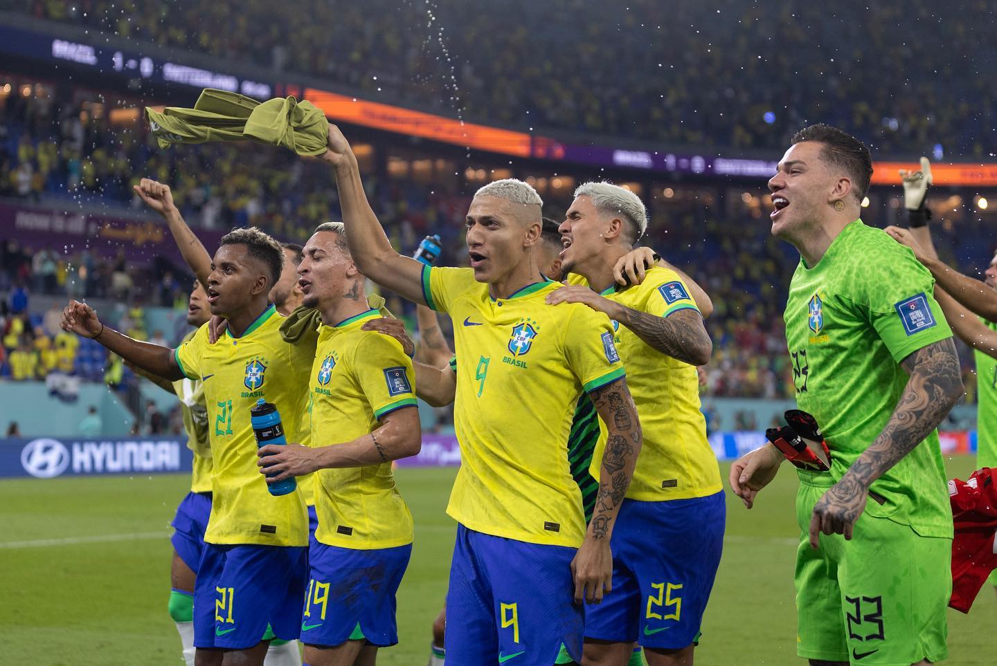 Brasil bate Suíça e se classifica para oitavas da Copa do Catar