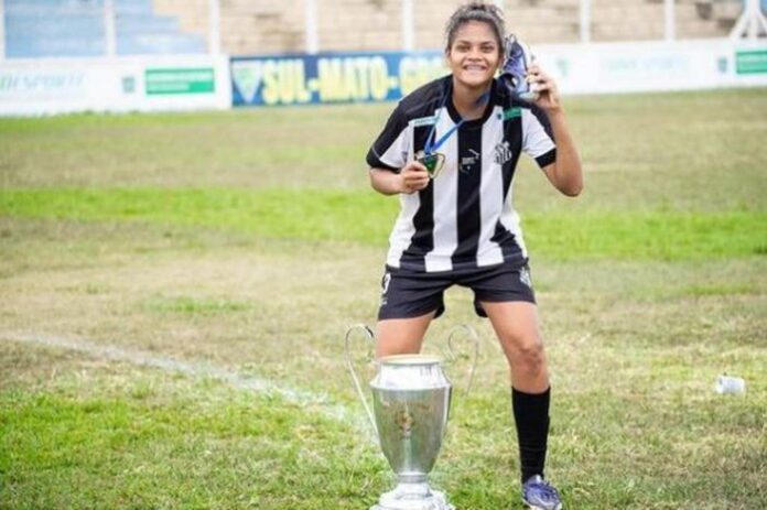 Juventude contrata zagueira que foi campeã sul-mato-grossense na temporada