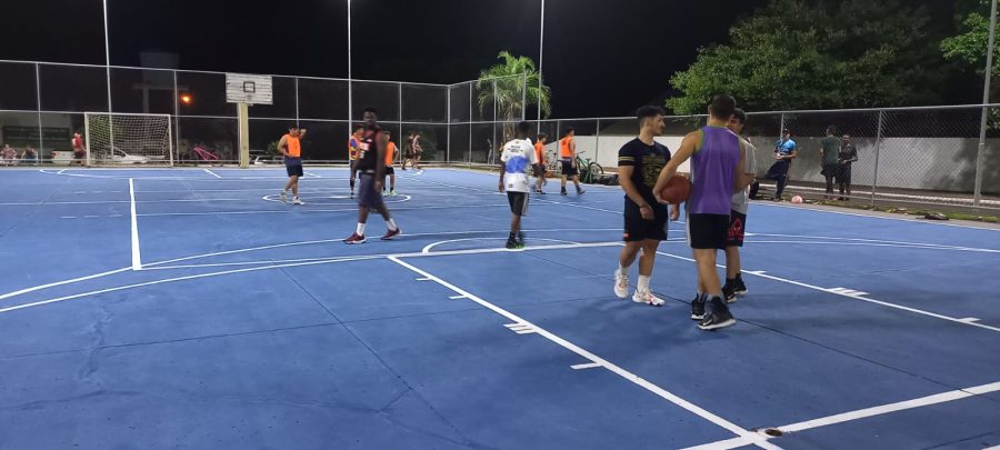 Futsal e Basquetebol reuniu 60 alunos em praça de Paranaíba