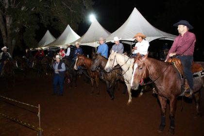 Competição de Ranch Sorting reuniu vários cowboys e cowgirls em TL