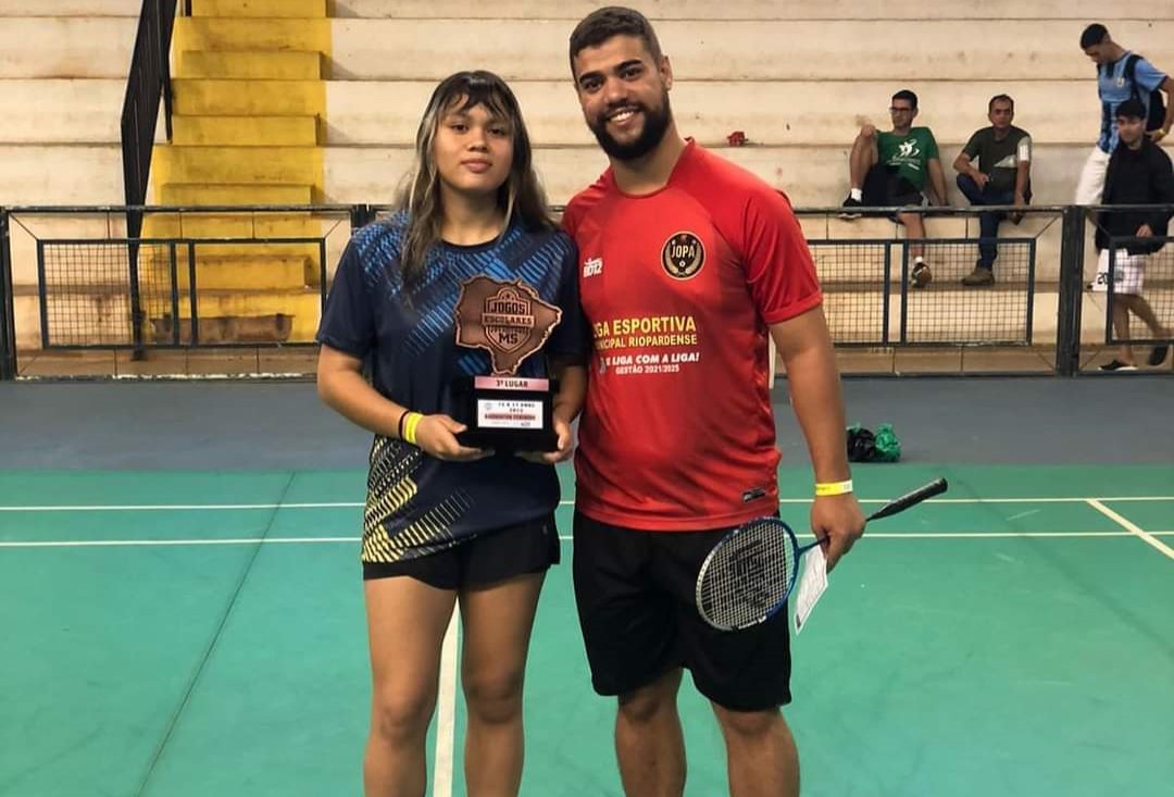 Ribas se torna destaque no badminton, corrida ecológica e futsal