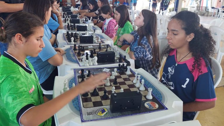 Campeonato de Xadrez dos Jeres reúne 107 alunos da capital