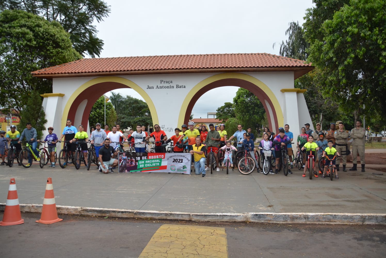 Prefeitura realizou no domingo passeio ciclístico em Bataguassu