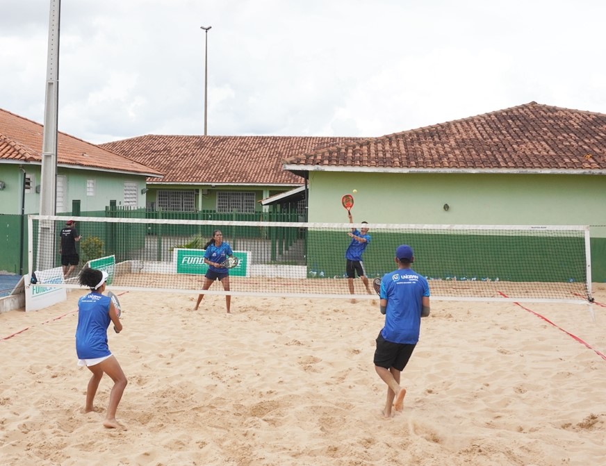 Curso em Rio Verde aborda iniciação ao beach tennis e futevôlei