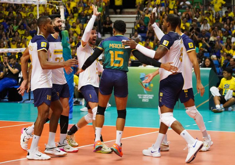 Brasil faz jogo decisivo do Sul-Americano masculino contra a Argentina 
