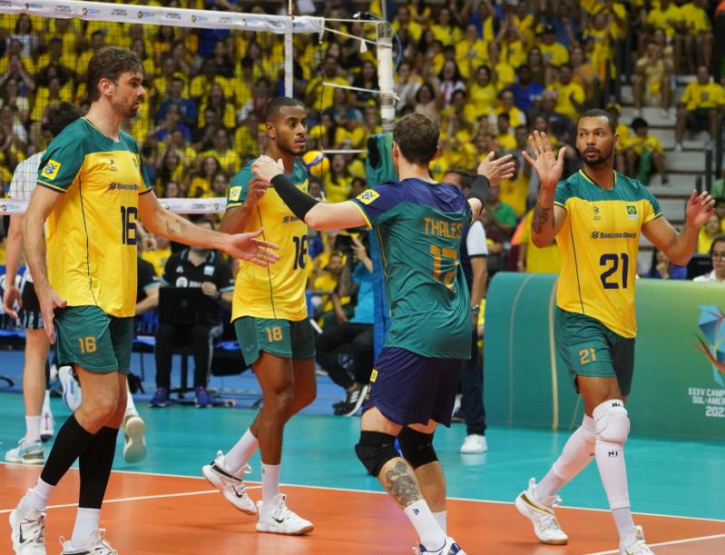 Brasil fica com a prata no Sul-Americano masculino de Vôlei 