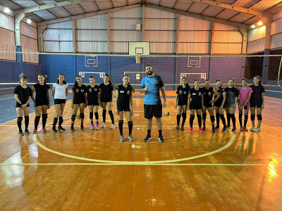 Atletas do vôlei de Jardim se preparam para série de competições