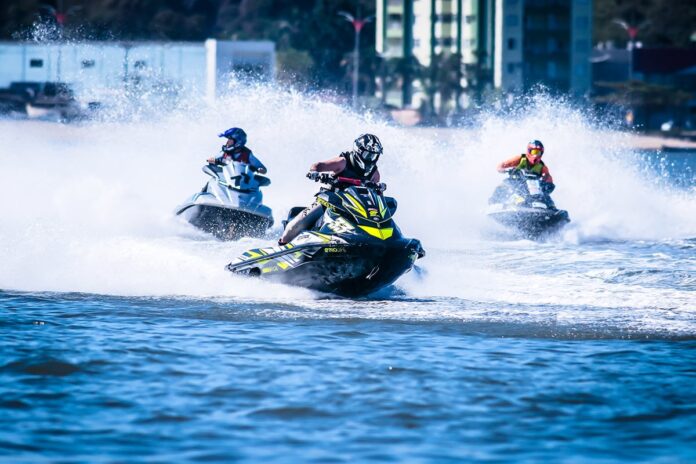 Rally de Jet Ski movimenta a orla de Porto Murtinho com 200 pilotos