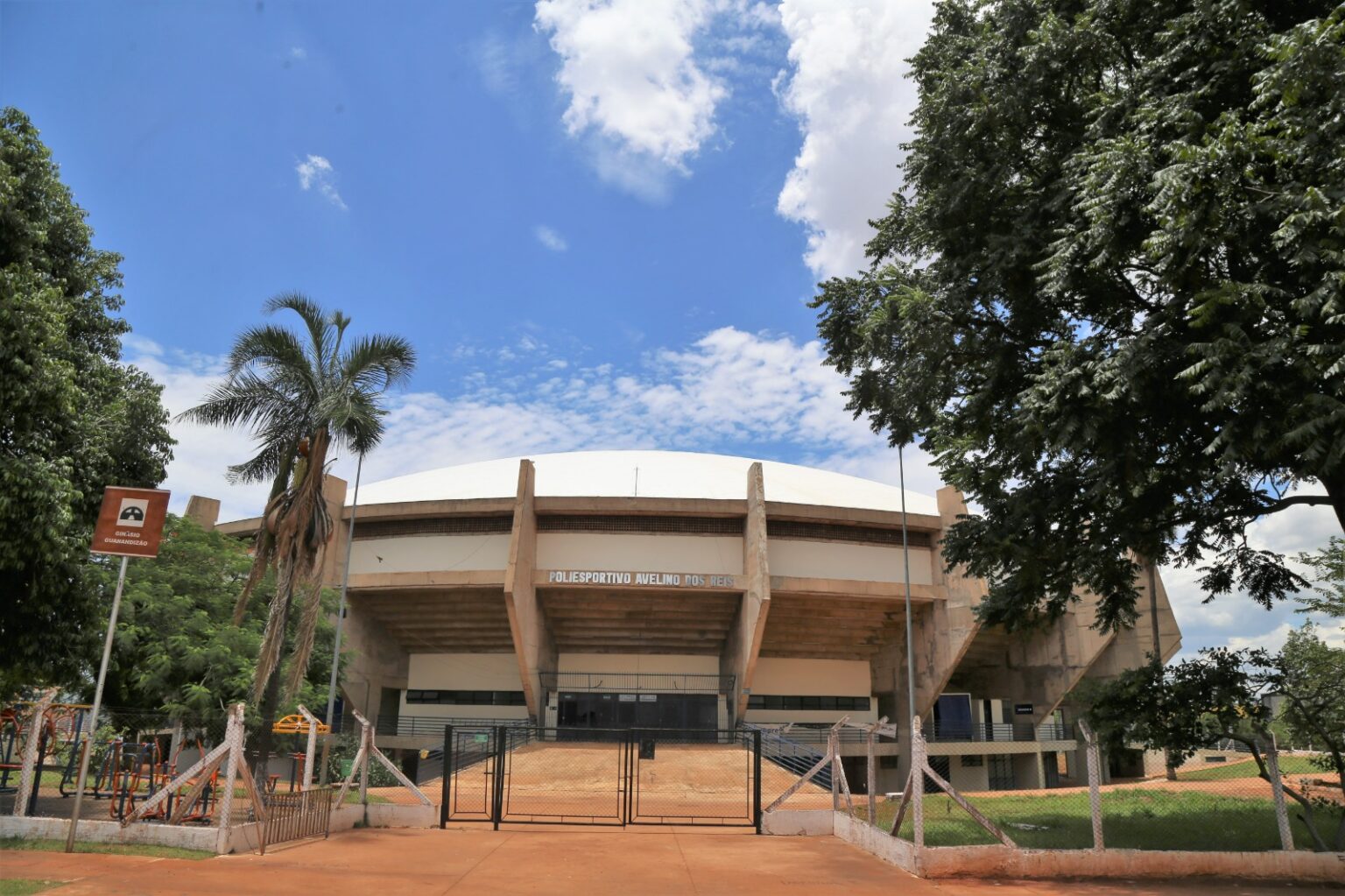 Com nova cobertura, Ginásio Guanandizão volta a sediar grandes eventos