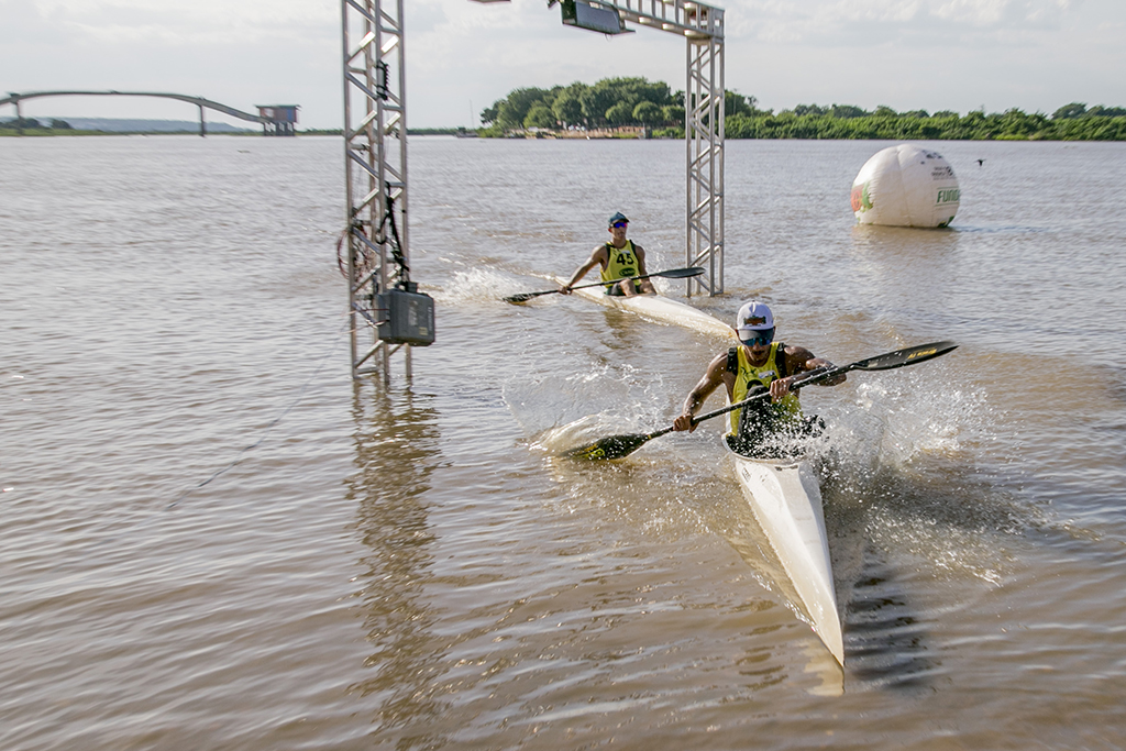 Atleta de Brasília vence 20 km da Canoagem no Eco Pantanal Extremo