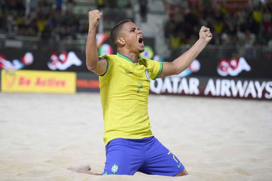 Brasil vence México e fica em 1º no Grupo D da Copa do Mundo