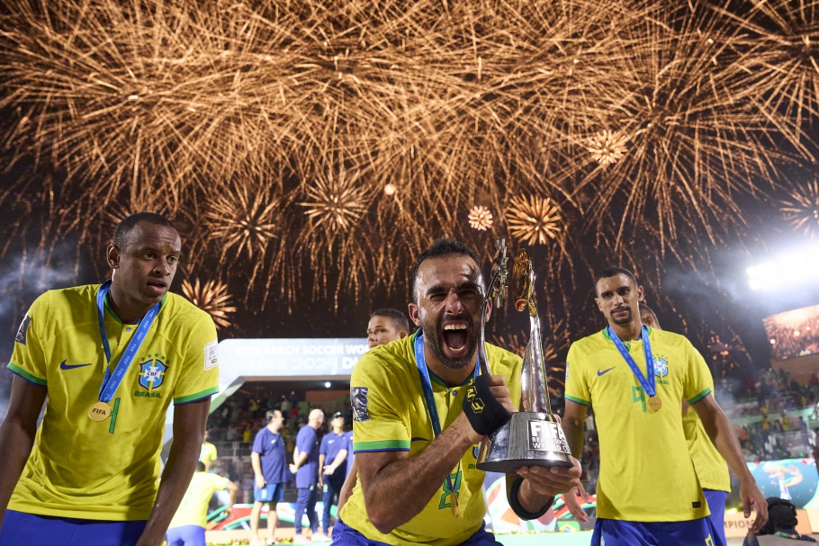 Saiba mais sobre os nossos 12 hexacampeões mundiais