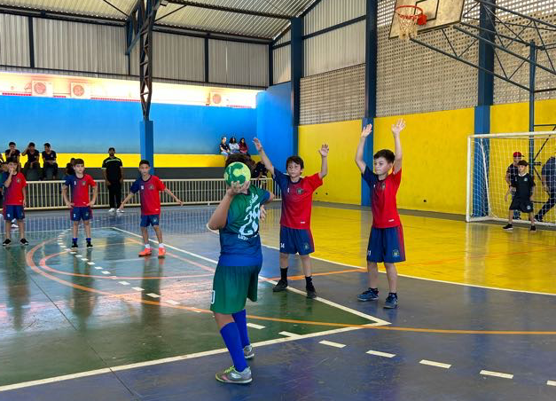 Costa Rica abriu os Jogos Escolares de handebol na Escola Fábio