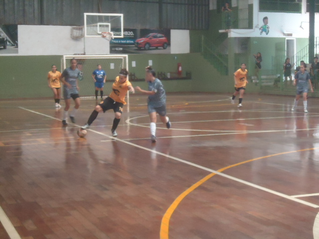 Copa Pelezinho teve rodada com média de oito gols por partida