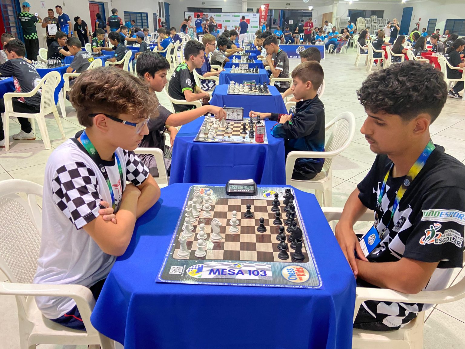 Jovens atletas se destacam no encerramento dos Jogos Escolares