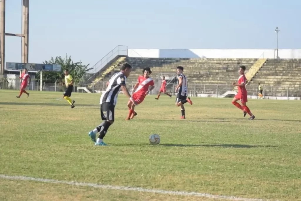 Comercial bate Corumbaense e assume liderança isolada no Estadual Sub-20