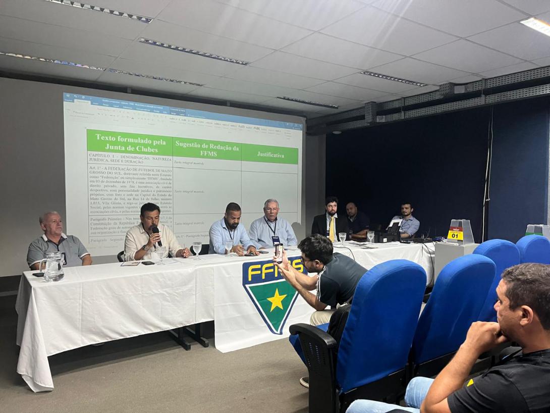 Clubes aprovam novo estatuto da Federação de Futebol de MS