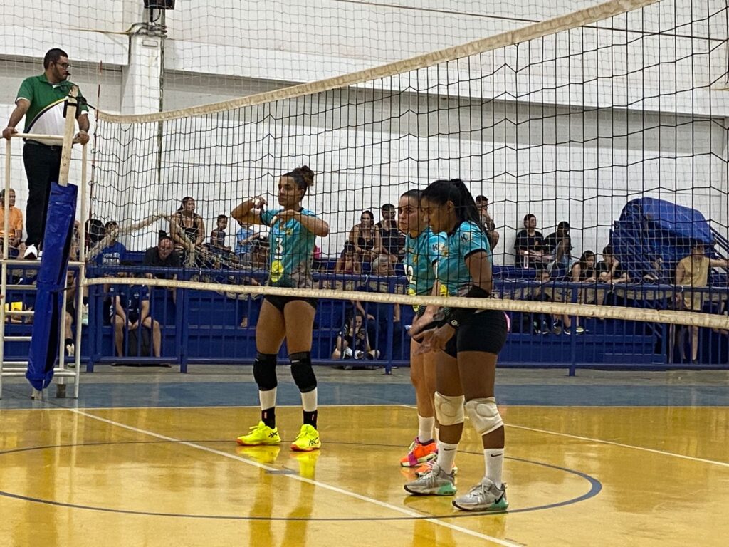 Semifinal feminina de Vôlei e 4 jogos marcam rodada deste sábado