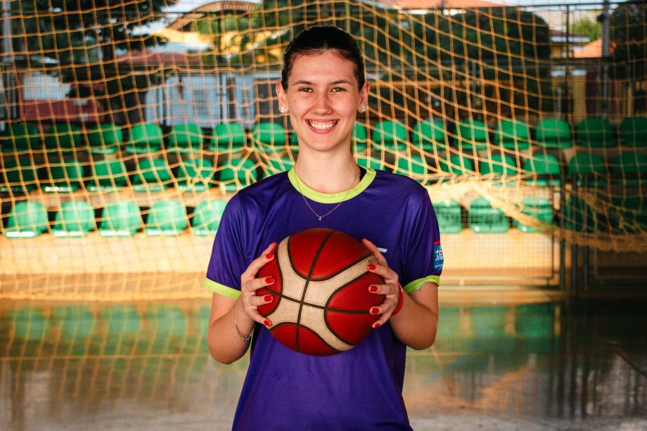 Joanna Acre: a Atleta do Basketball é destaque em competições