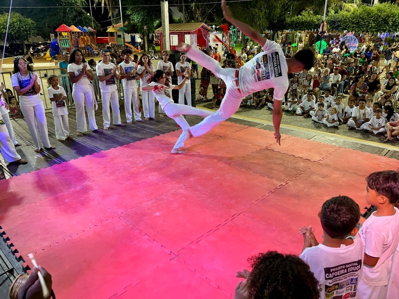 Noite cultural anima a Praça da Matriz com Capoeira e Catira