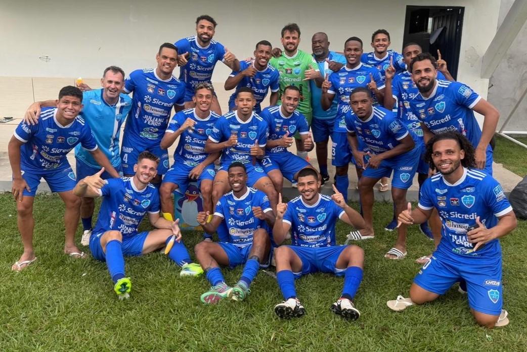 Ivinhema vence lanterna Coxim fora de casa e segue na liderança