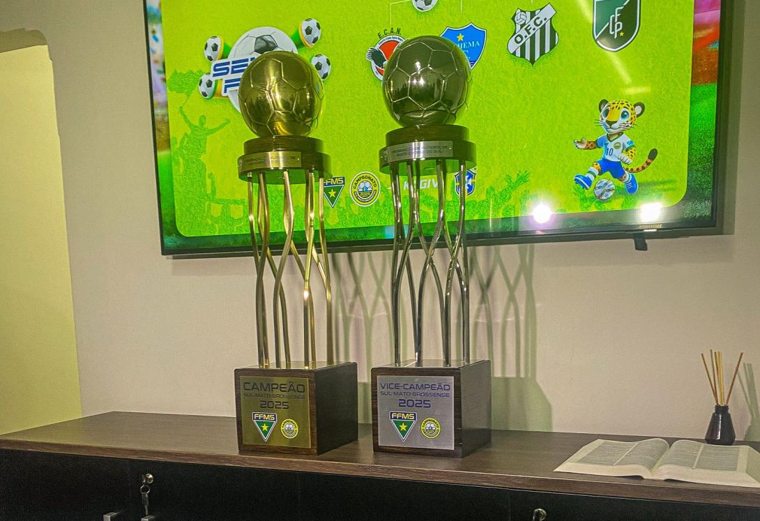 Troféus do Estadual 2025 são revelados em reunião na FFMS