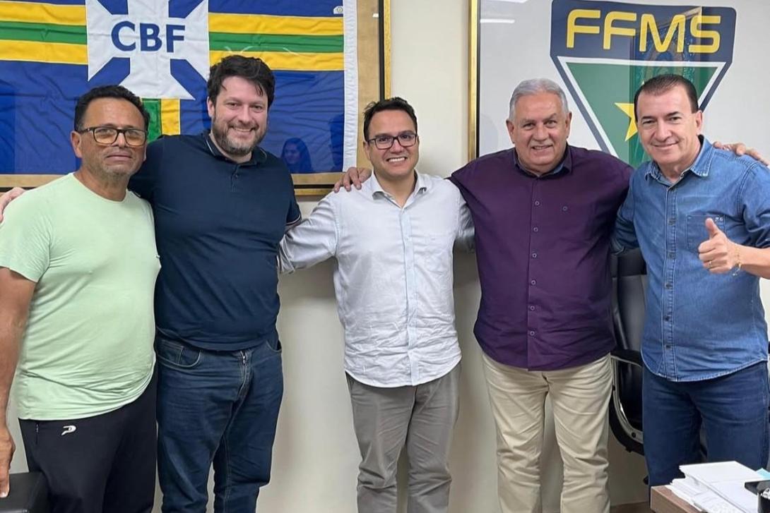 Estevão Petrallás participa de audiência pública para discutir Estádio Morenão