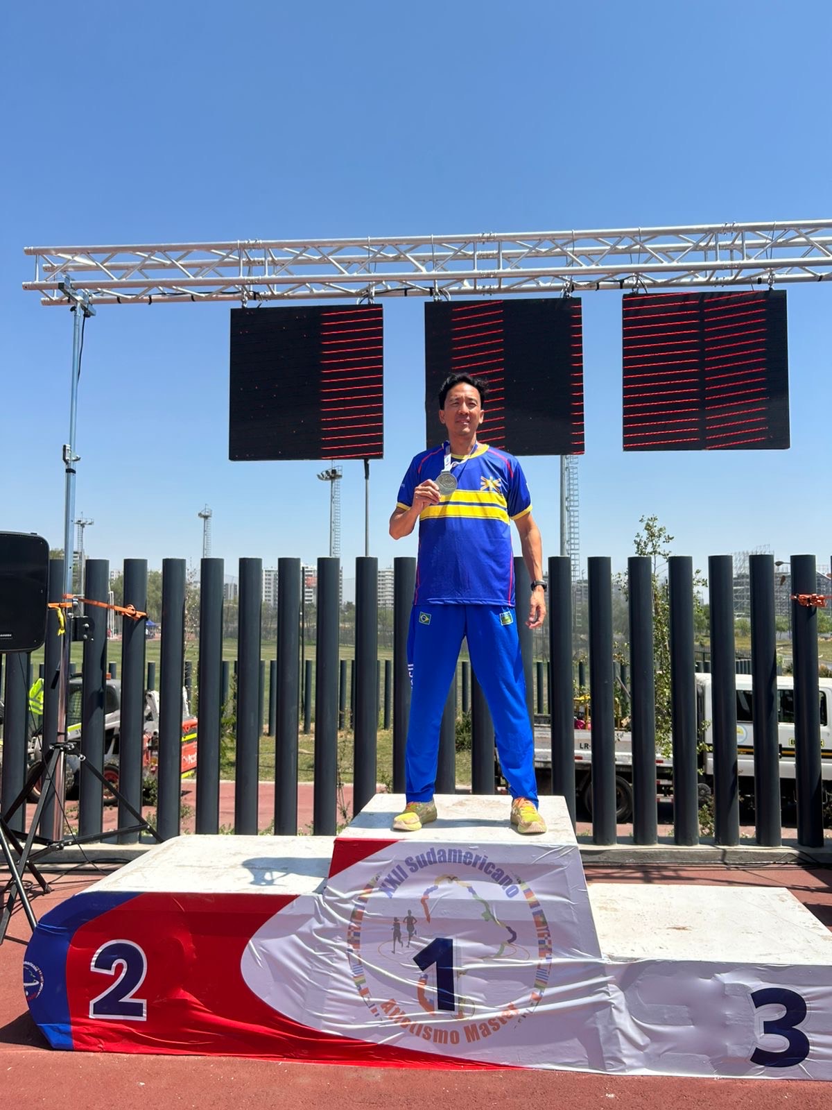 Atleta campo-grandense conquista ouro e bronze no Sul-Americano Master de Atletismo