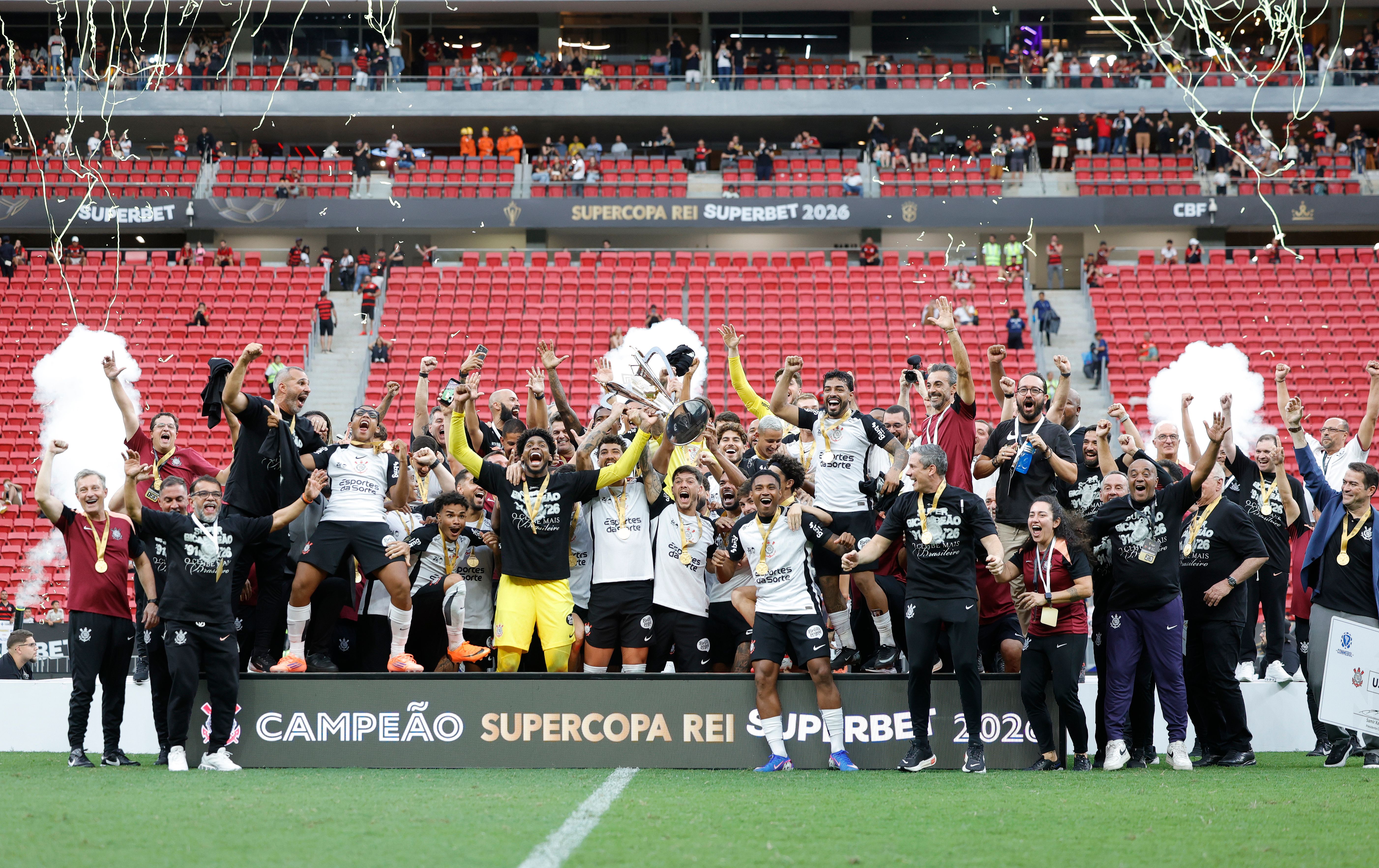 Corinthians vence Flamengo e conquista Supercopa Rei Superbet 2026