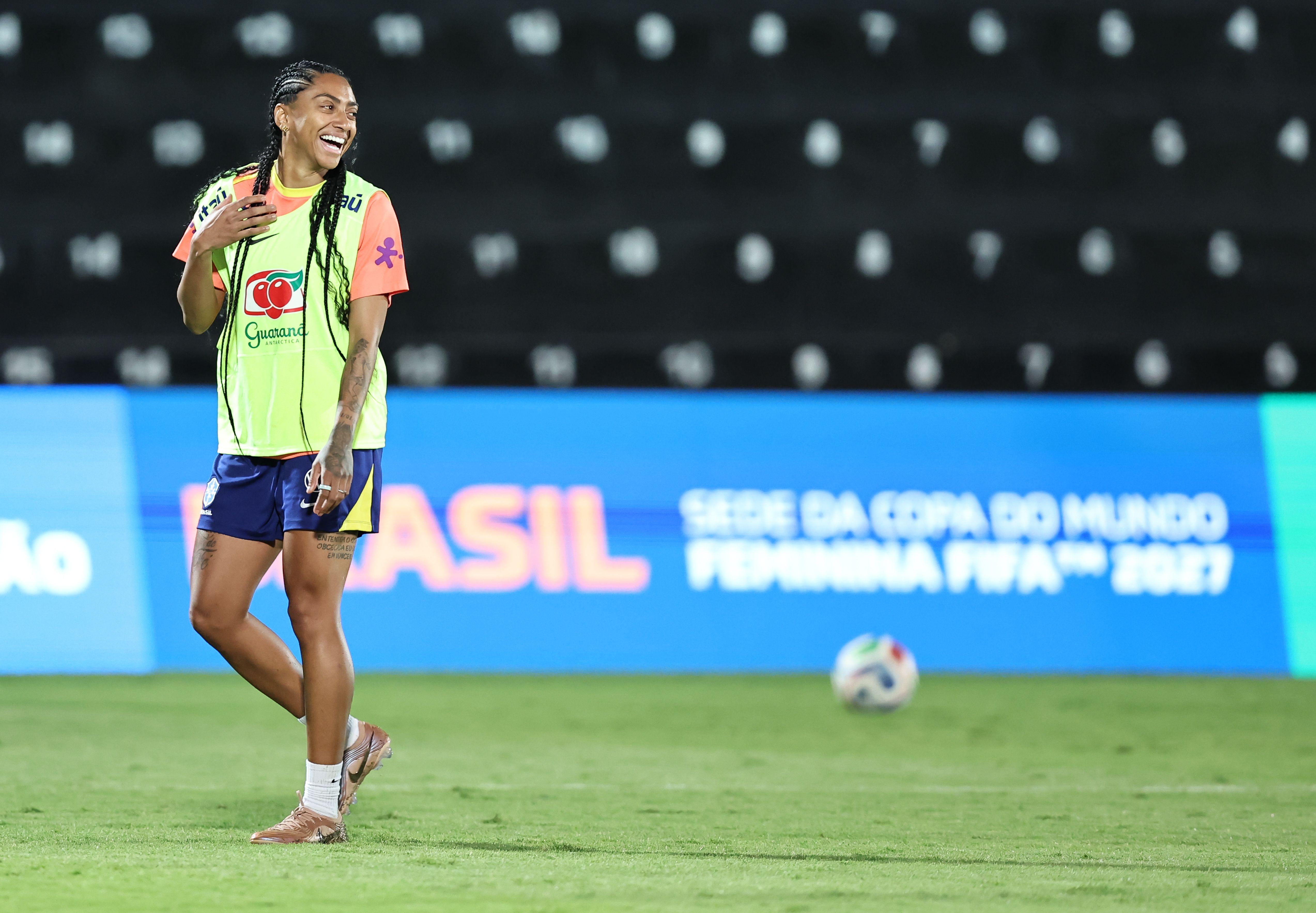 Arthur Elias e Kerolin projetam duelo contra a Costa Rica