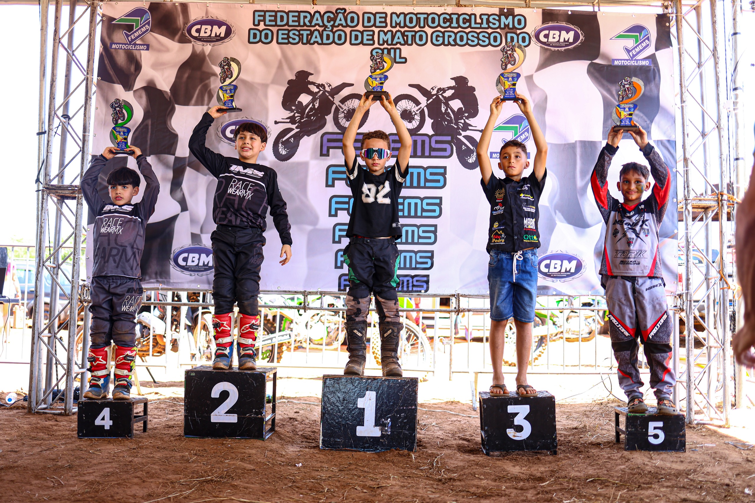 Pedro Henrique vence em Ribas do Rio Pardo na abertura do Estadual de Velocross