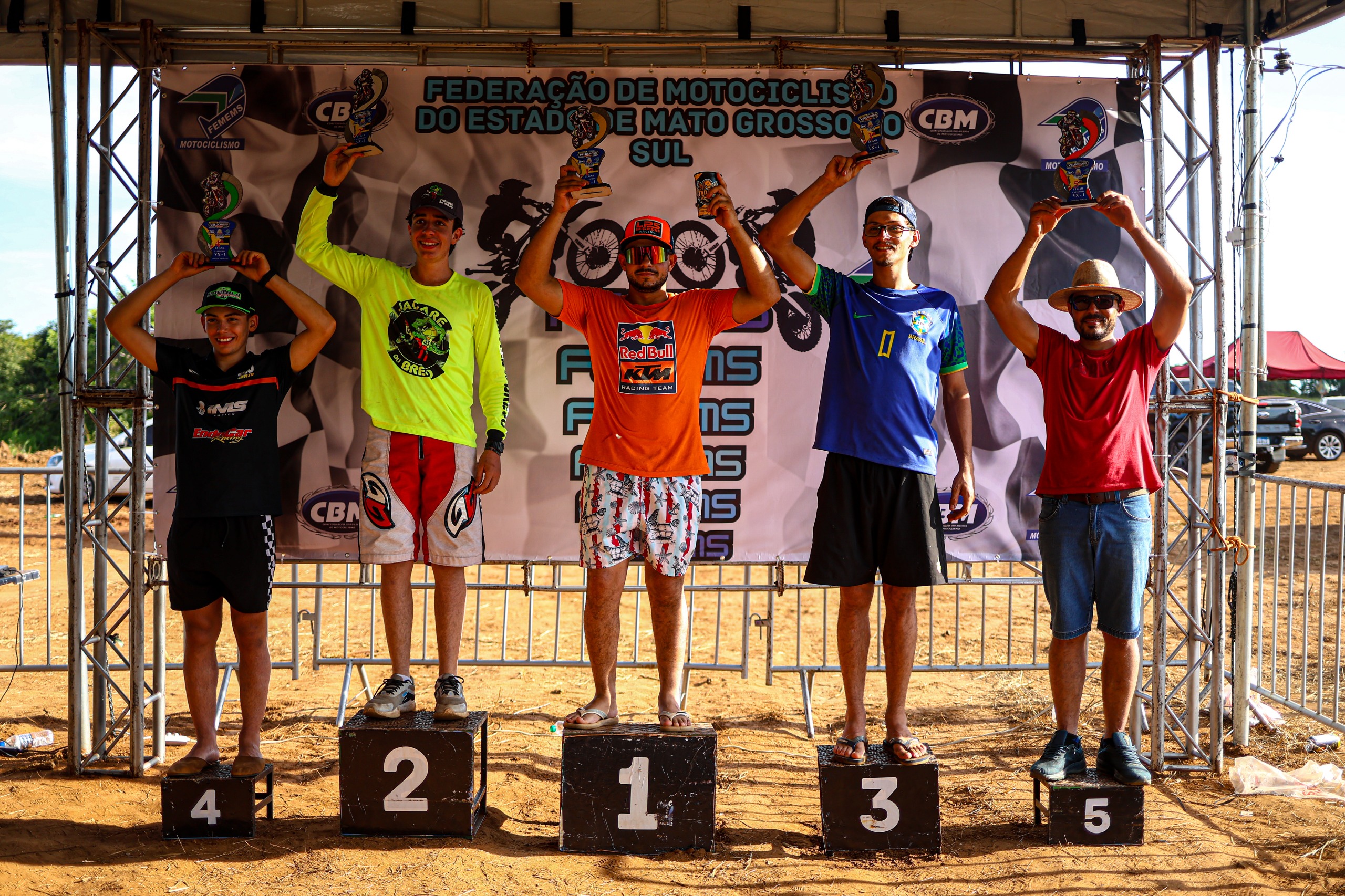 Estadual de Velocross abre temporada em Ribas do Rio Pardo