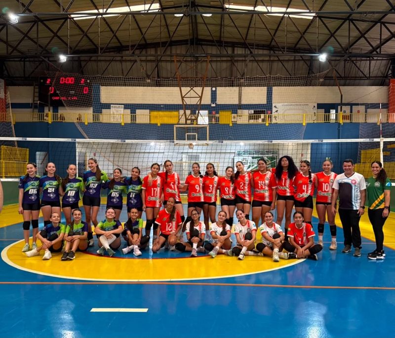 Vôlei promove amistoso preparatório entre equipes femininas Sub-14